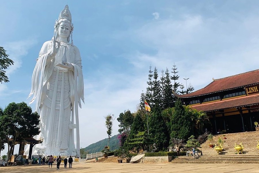 Chua o Lam Dong co tuong Phat Ba cao 71 m hinh anh