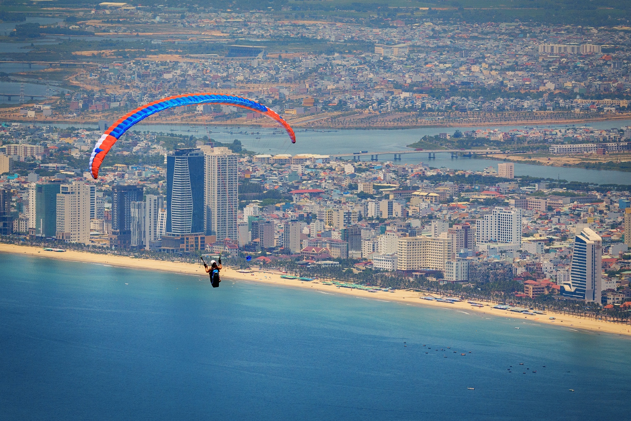 ca nuoc co may thanh pho anh 2