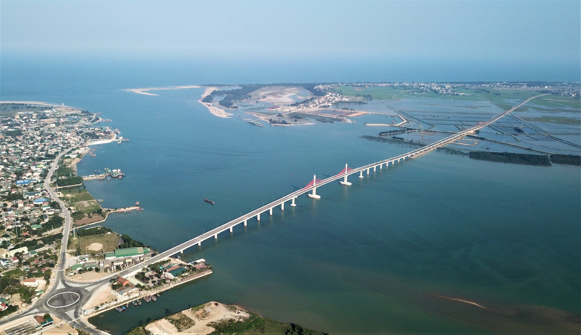 thi xa o viet nam anh 1