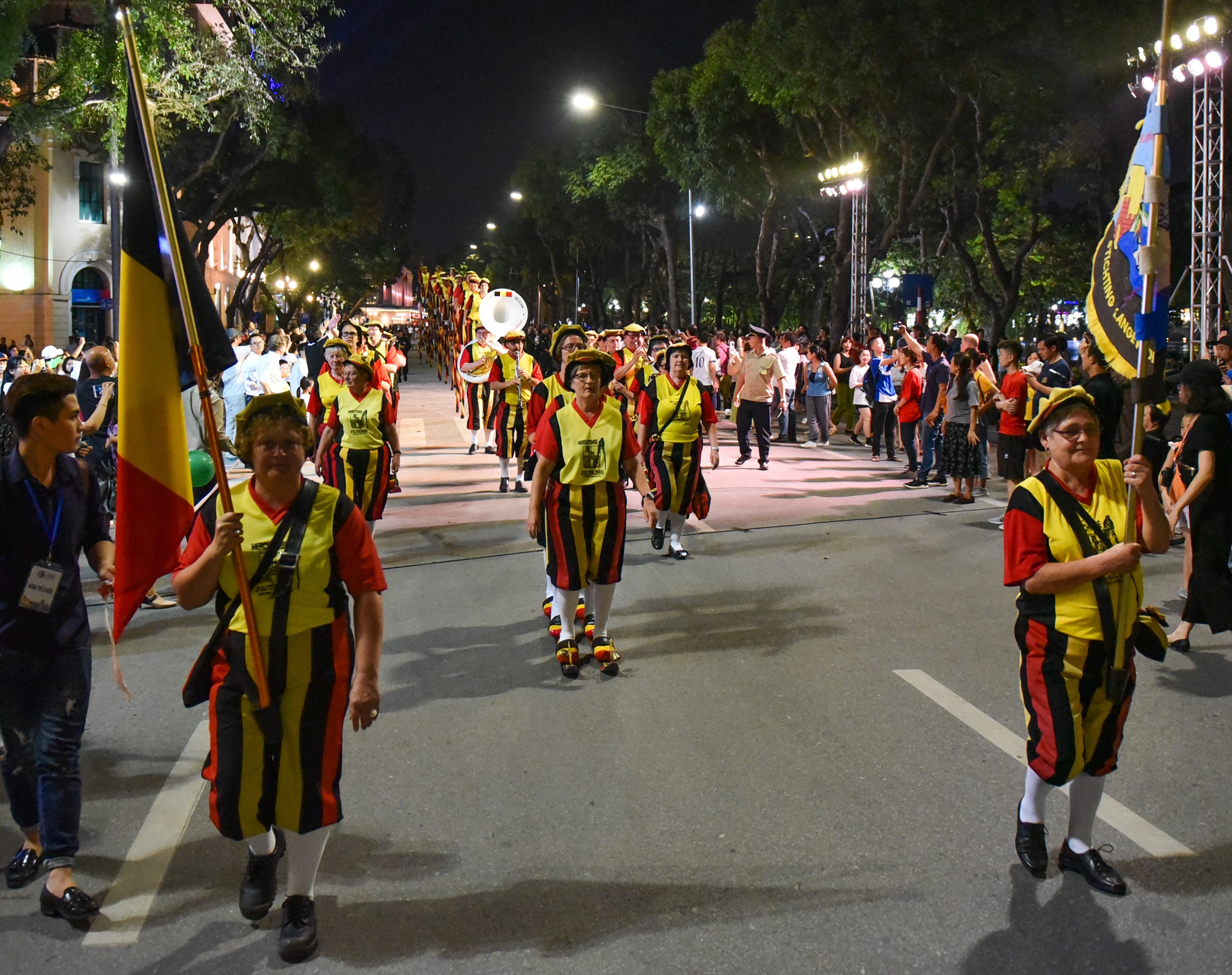 ca kheo,  pho di bo,  ngoi lang Chau Au anh 10