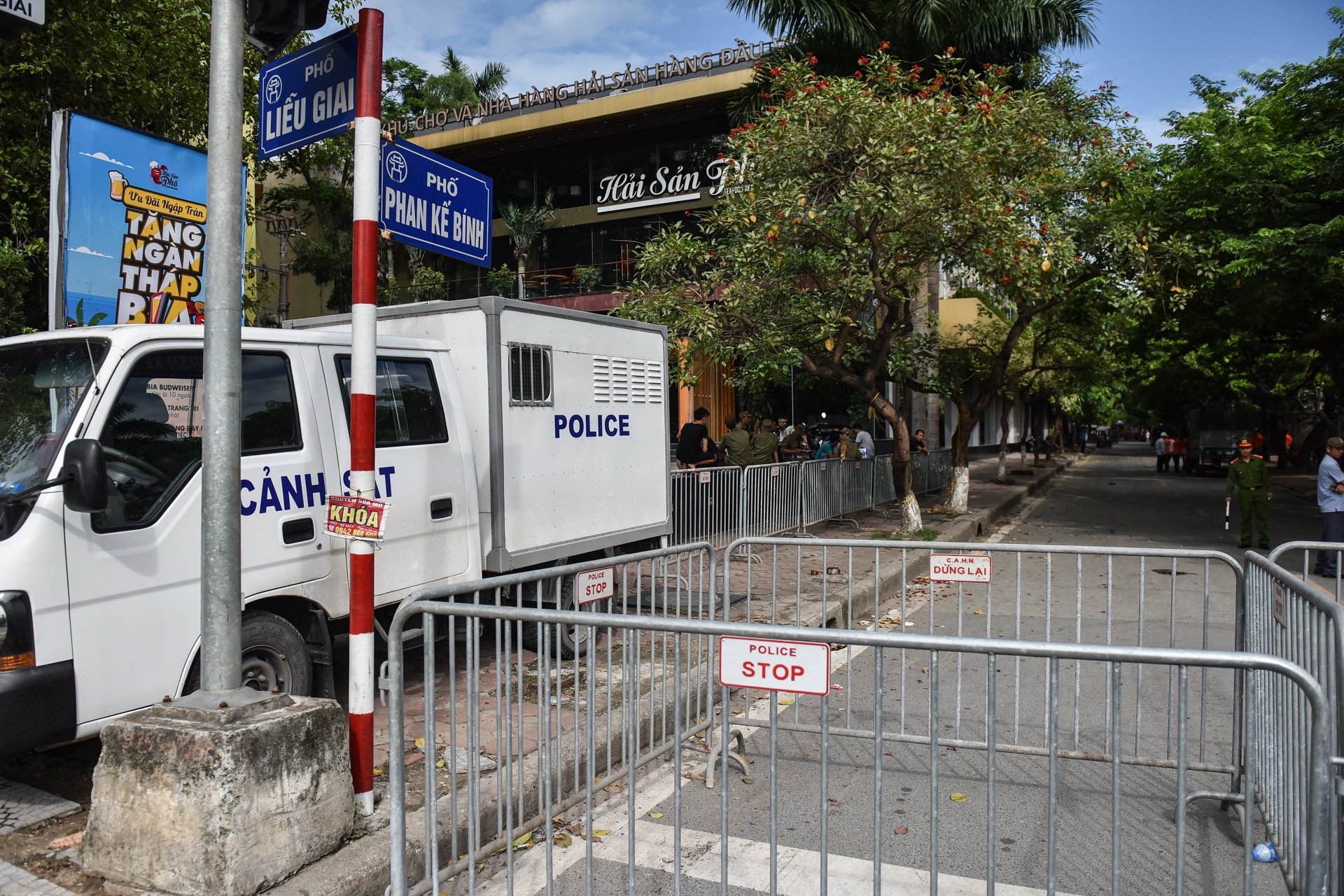 cuong che cong trinh vi pham o muong Phan Ke Binh anh 1