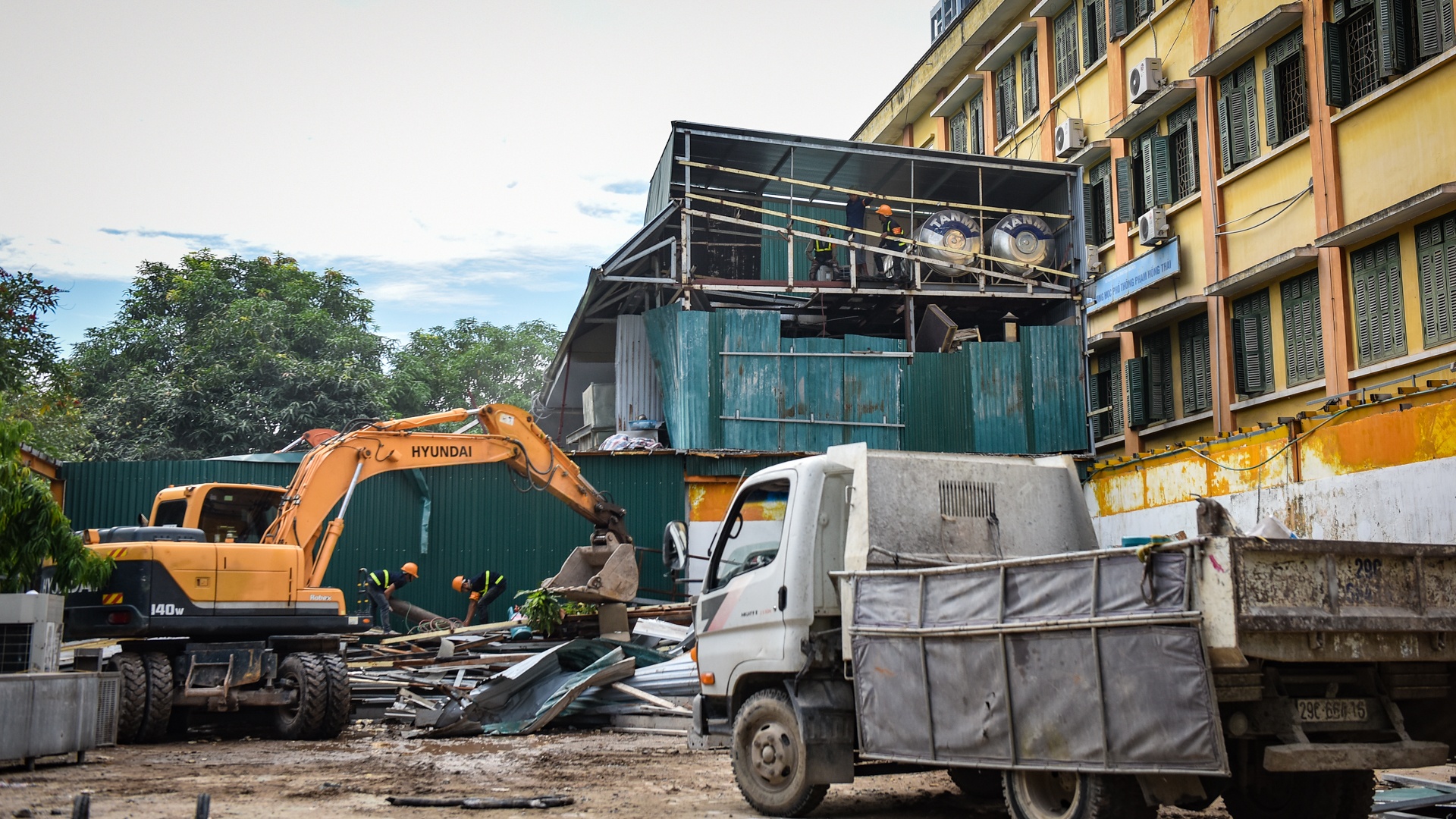 cuong che cong trinh vi pham o muong Phan Ke Binh anh 4