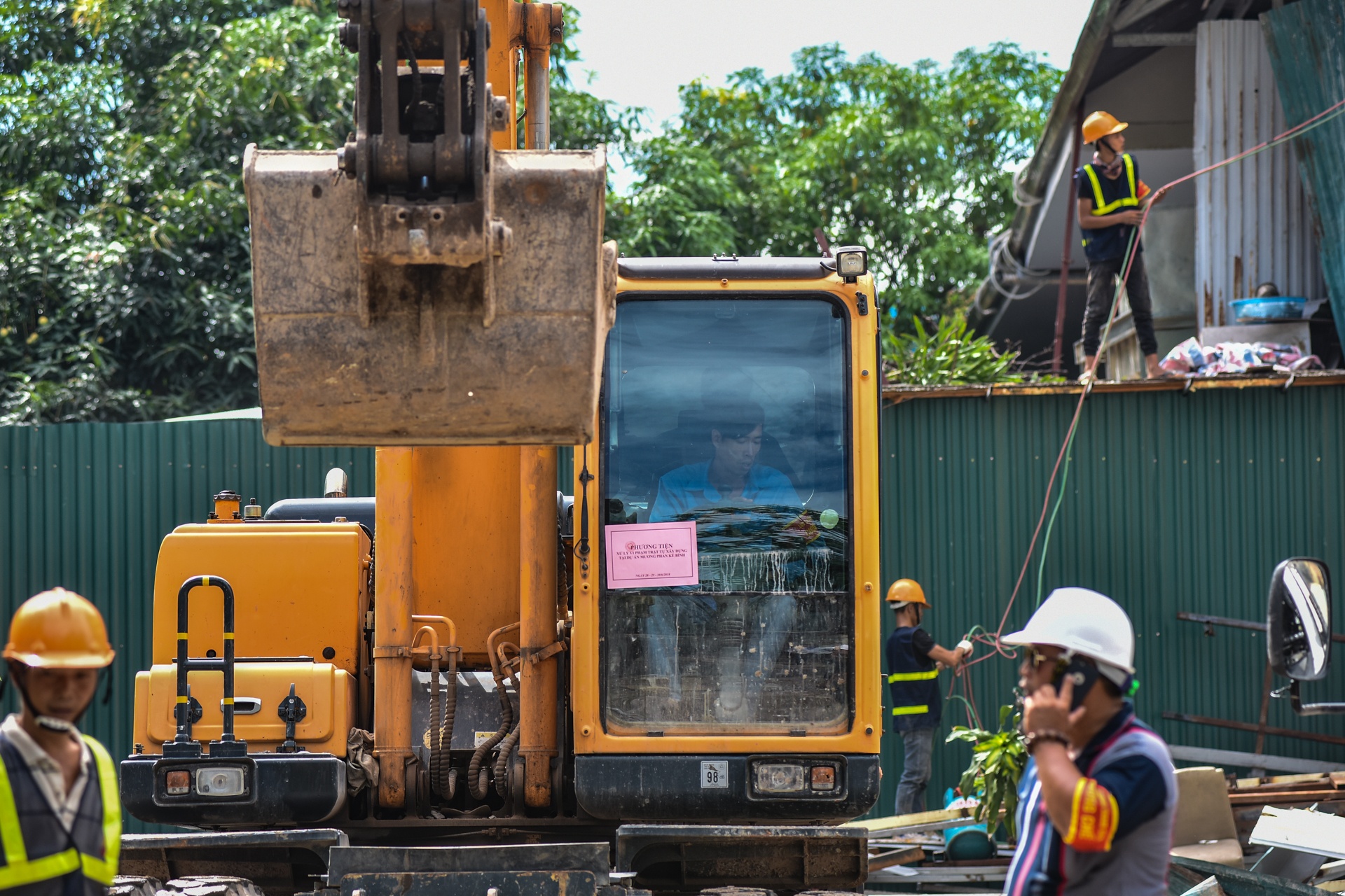 cuong che cong trinh vi pham o muong Phan Ke Binh anh 5