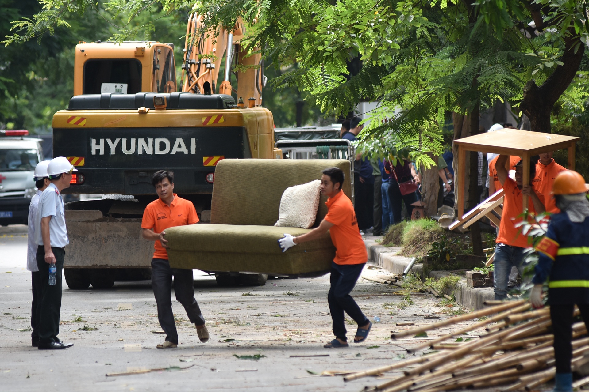 cuong che cong trinh vi pham o muong Phan Ke Binh anh 8