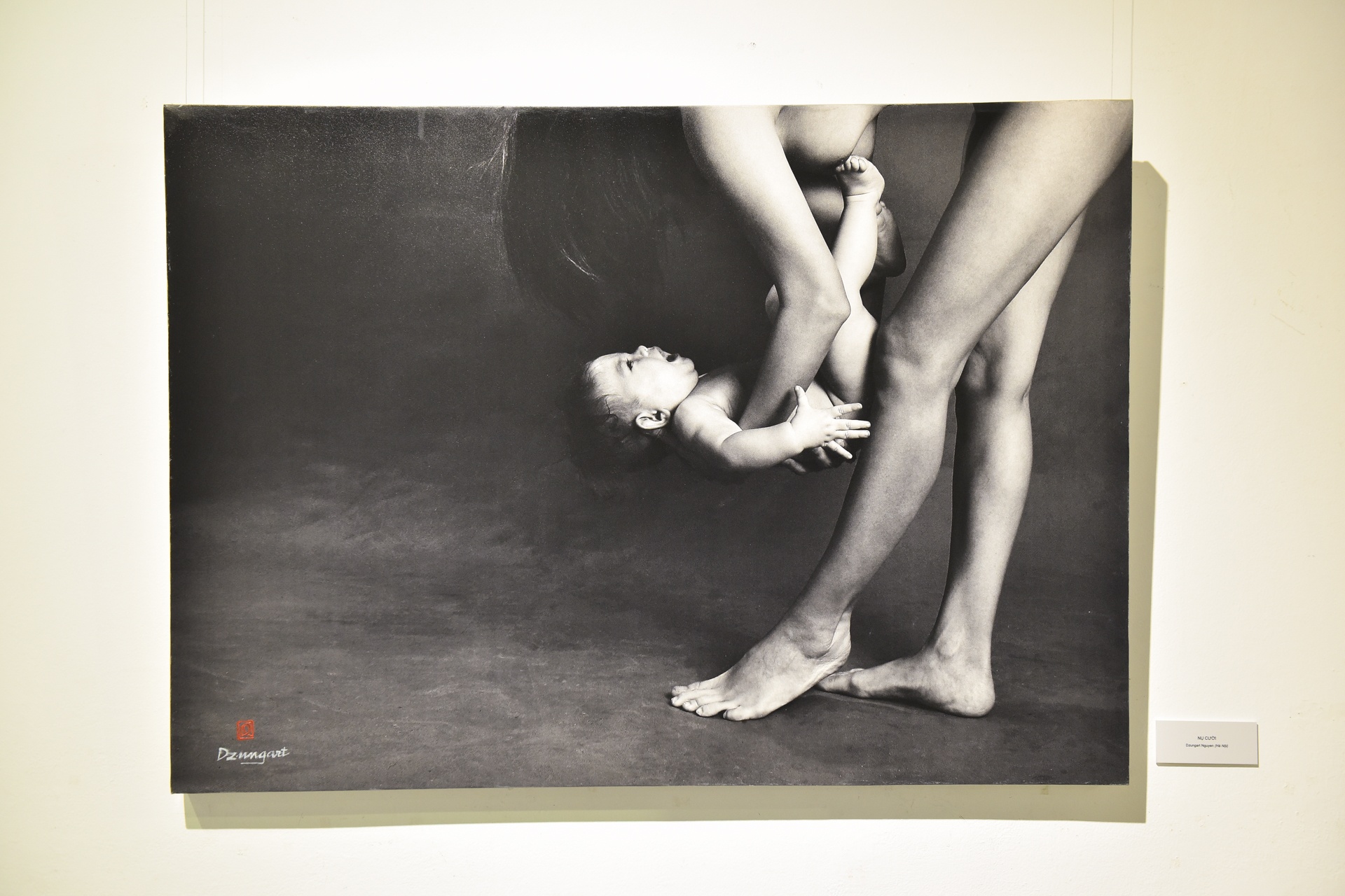 tac pham trien lam nude nghe thuat anh 2