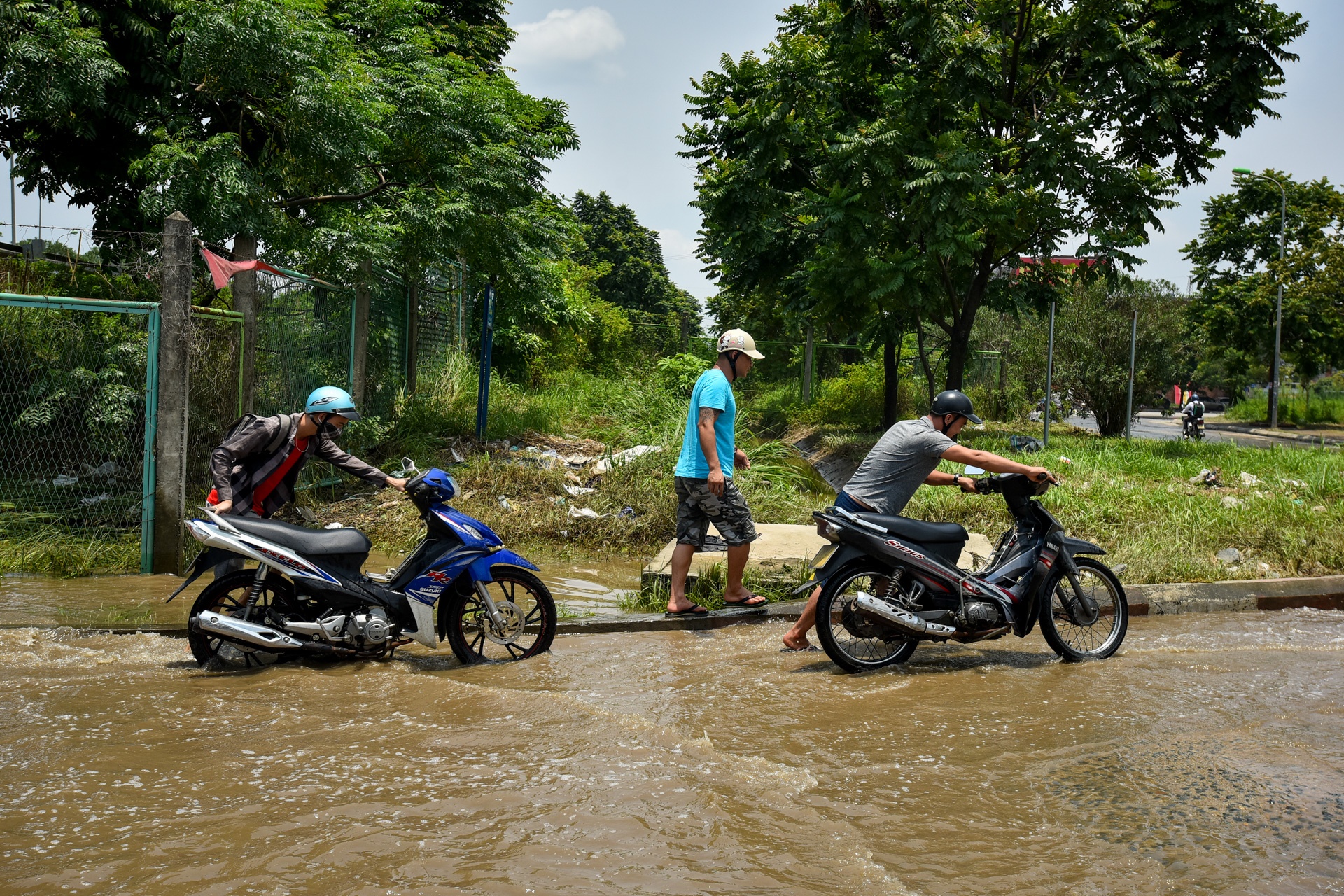 Ngap nuoc Dai Lo Thang Long anh 3