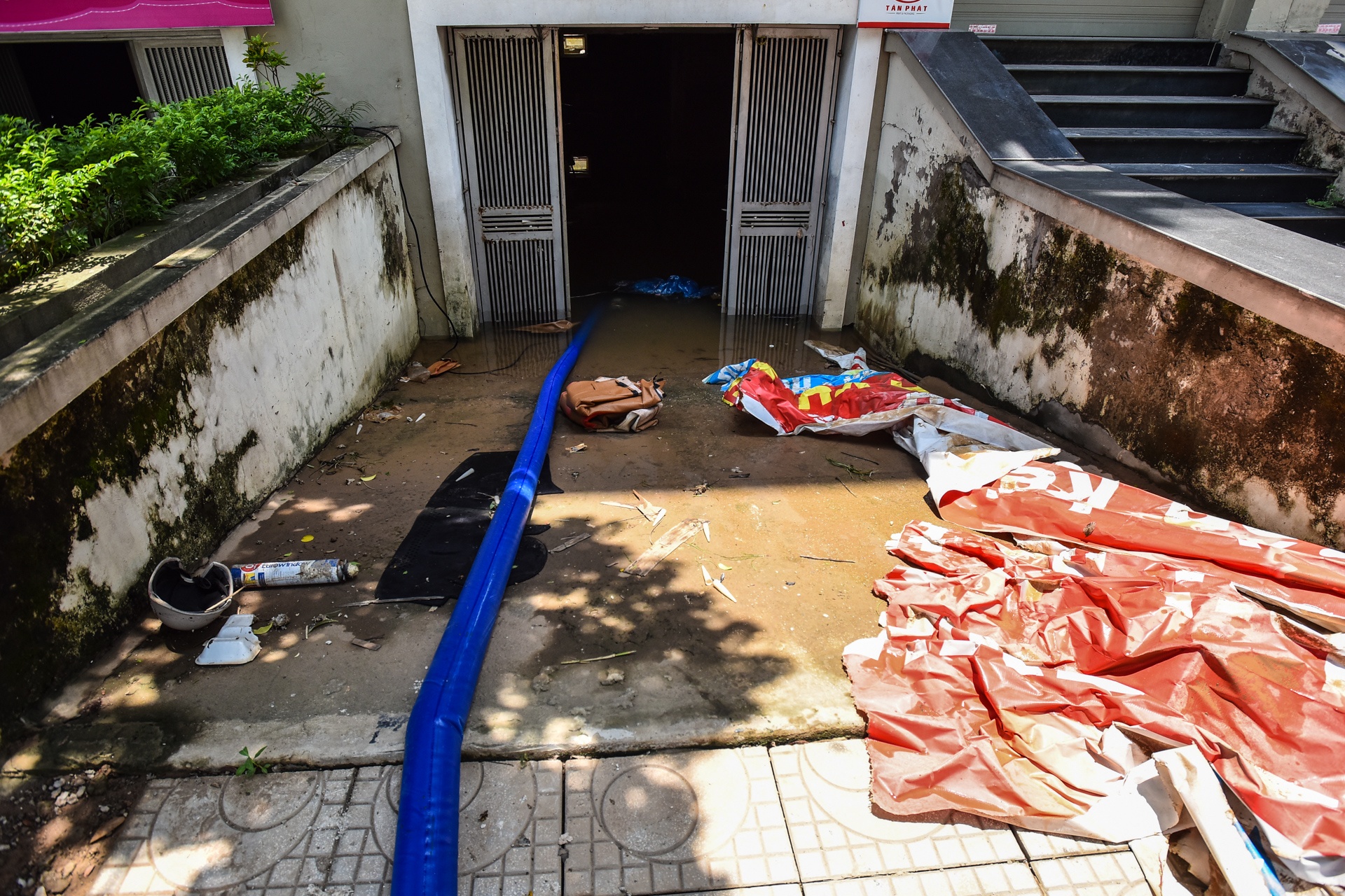 Ngap nuoc Dai Lo Thang Long anh 7