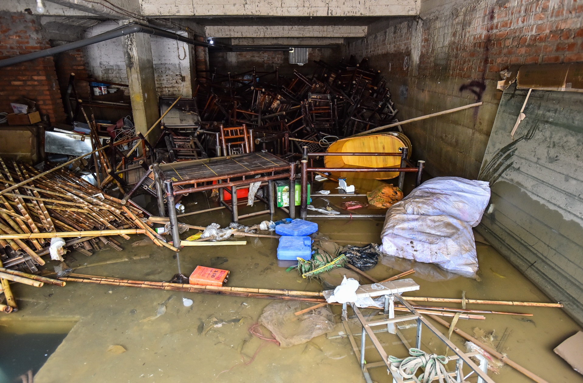 Ngap nuoc Dai Lo Thang Long anh 8