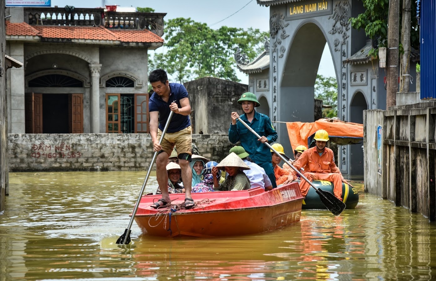 Ngap Nam Phuong Tien Ha Noi anh 3