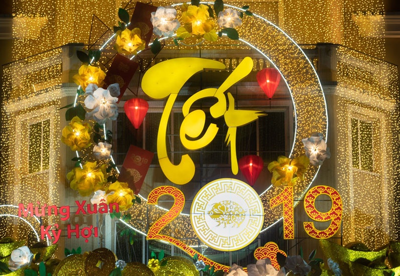 Pho phuong ruc ro, bot mau me de don Tet Ky Hoi hinh anh