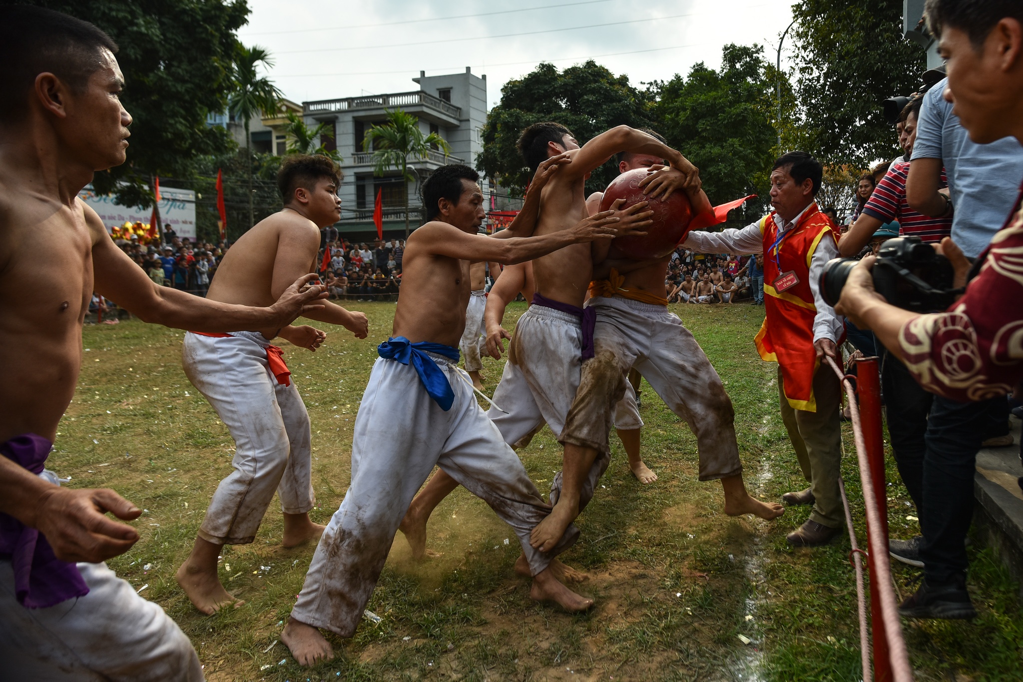 Vật cầu Thúy Lĩnh ảnh 5 Vat cau Thuy Linh anh 5