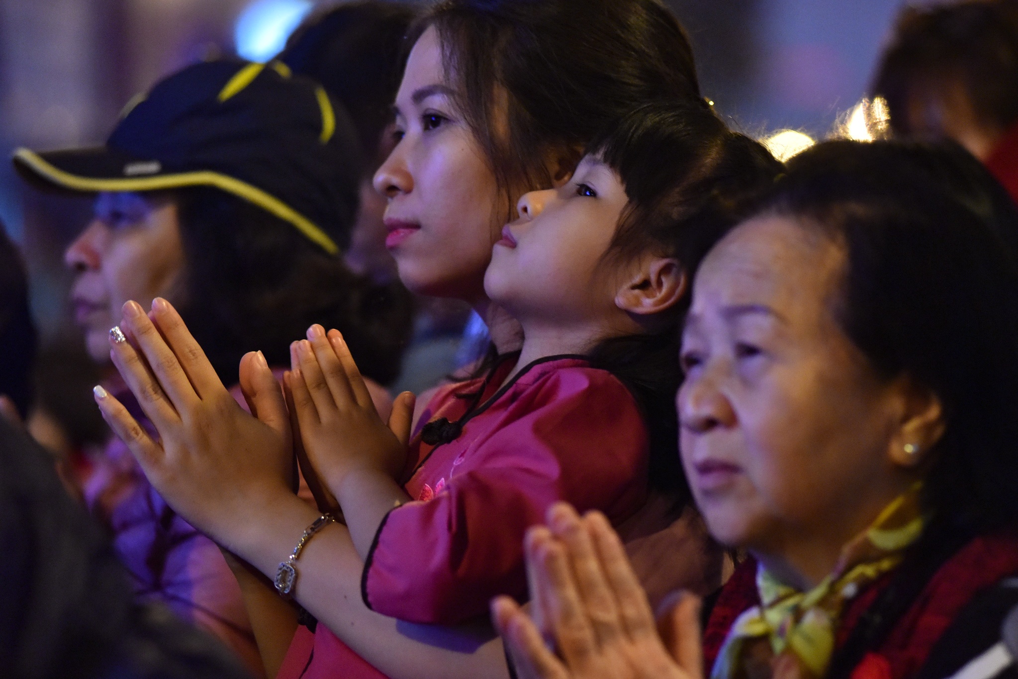 Chen lấn lấy lộc chùa Phúc Khánh ảnh 9 Chen lan lay loc chua Phuc Khanh anh 9