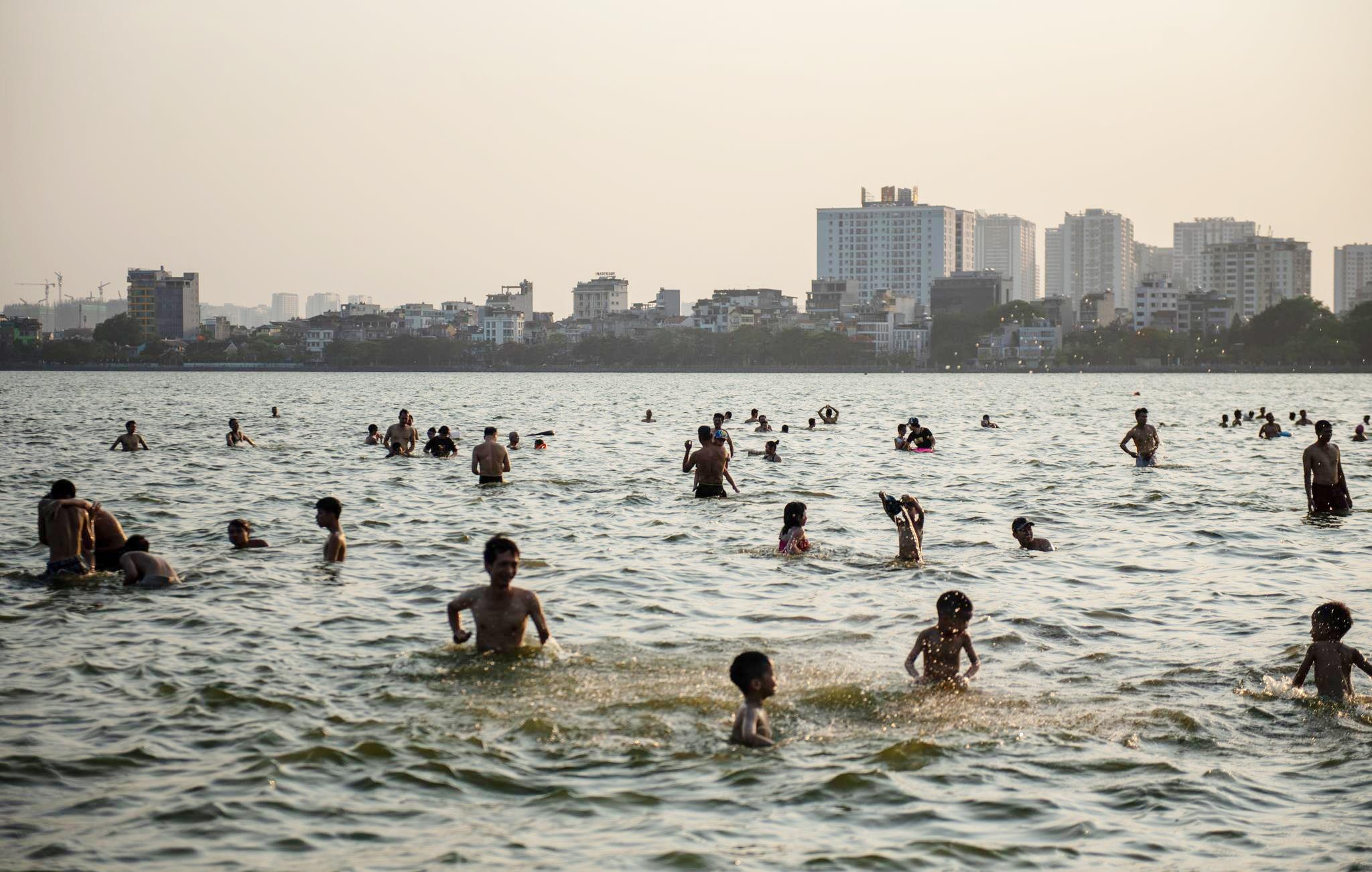 Bai tam ho Tay anh 1