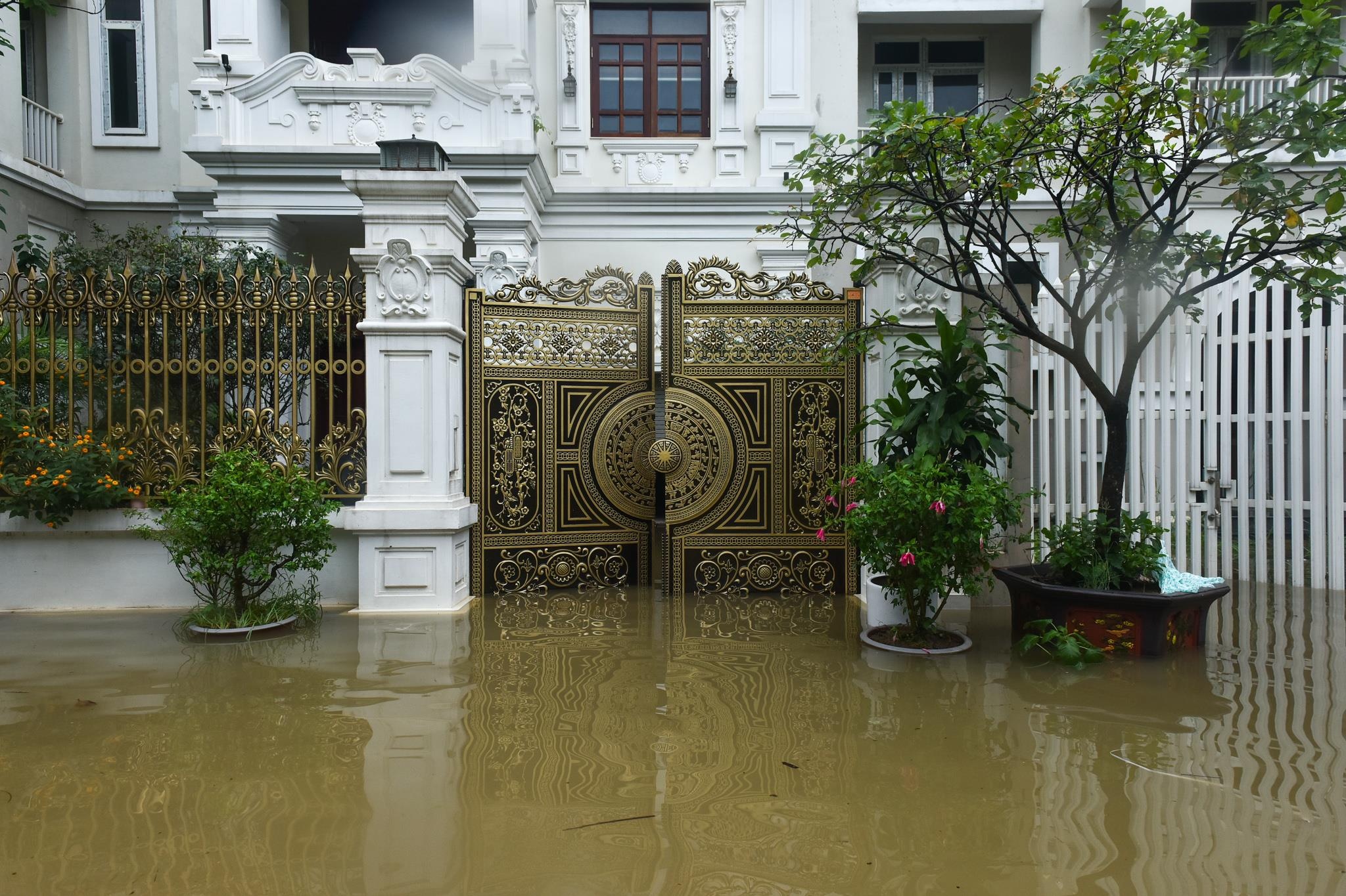 boi thuyen giua khu do thi tien ty anh 4