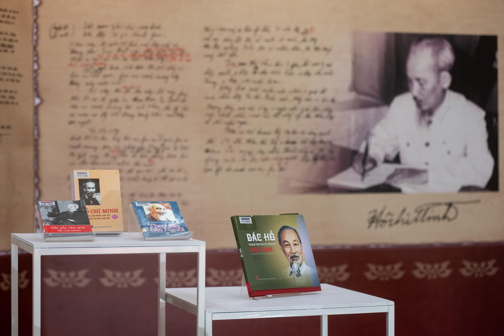 But tich chinh sua Di chuc cua Bac anh 9