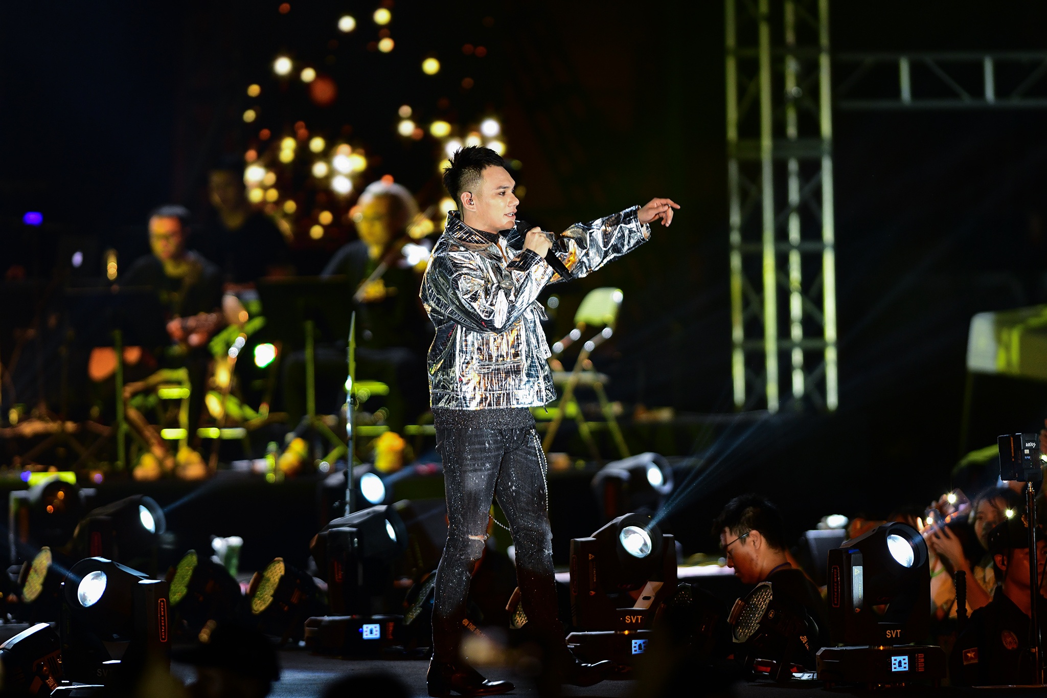 show Khac Viet 10 nam anh 2