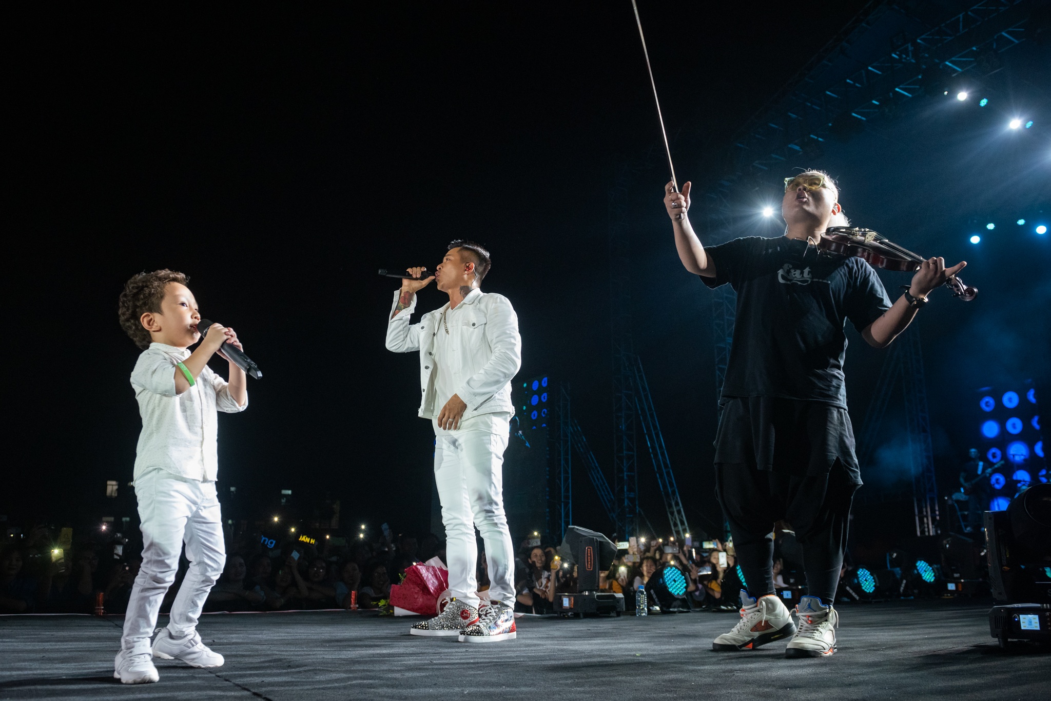 show Khac Viet 10 nam anh 8