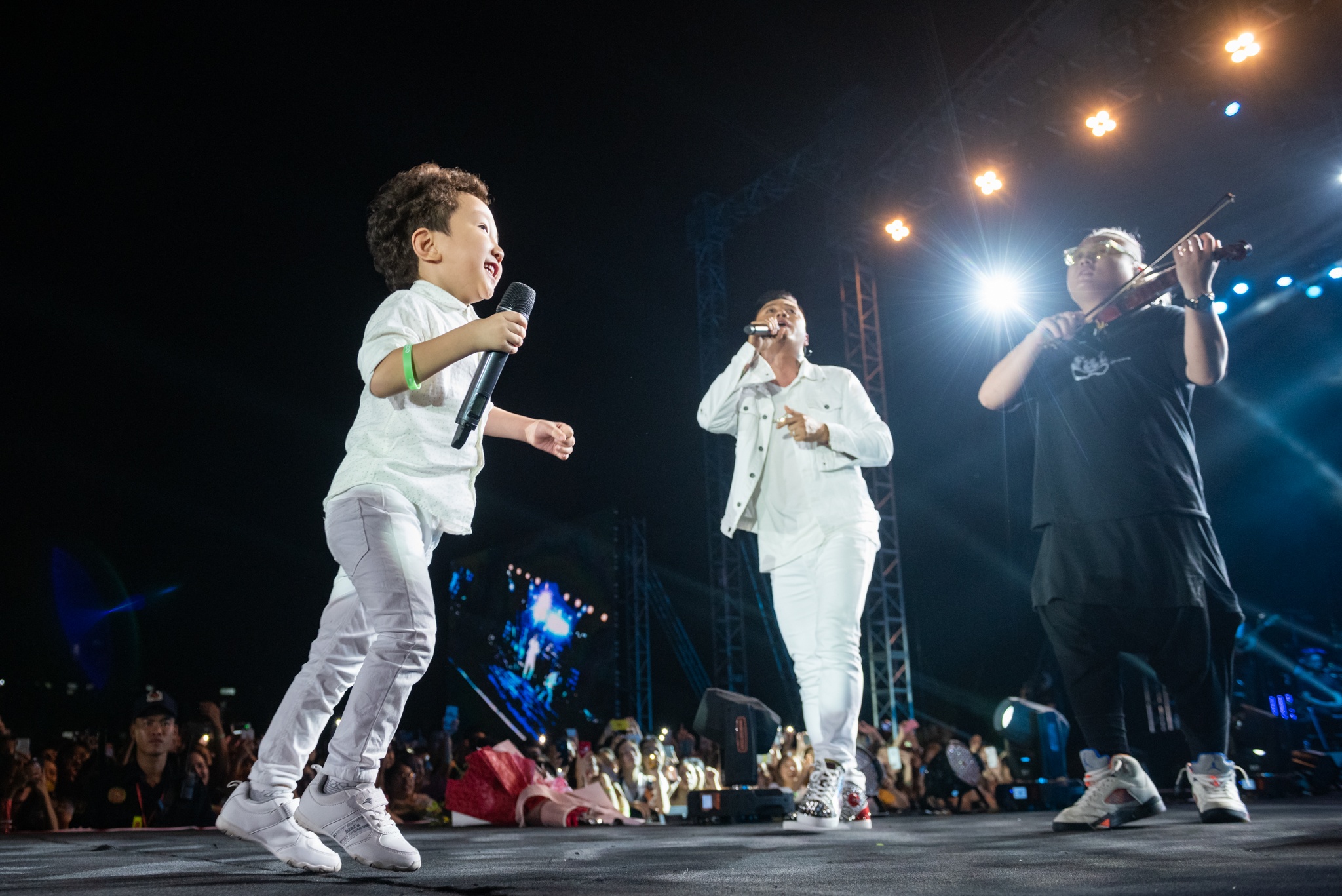 Tuấn Hưng song ca cùng con trai ảnh 3 Tuan Hung song ca cung con trai anh 3