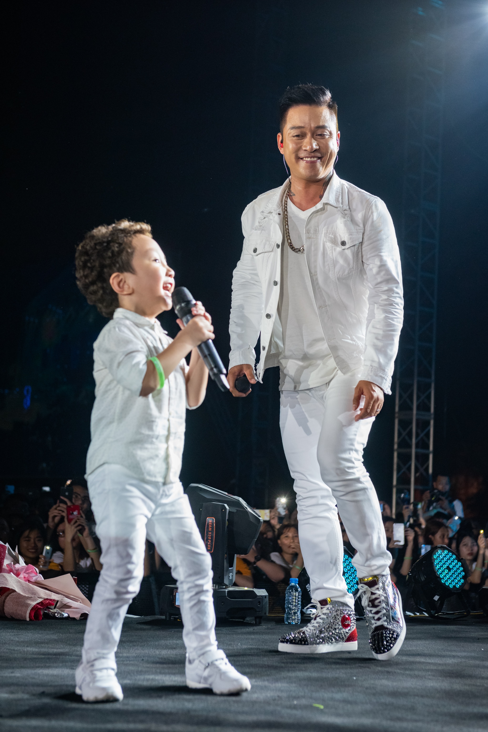 Tuấn Hưng song ca cùng con trai ảnh 4 Tuan Hung song ca cung con trai anh 4