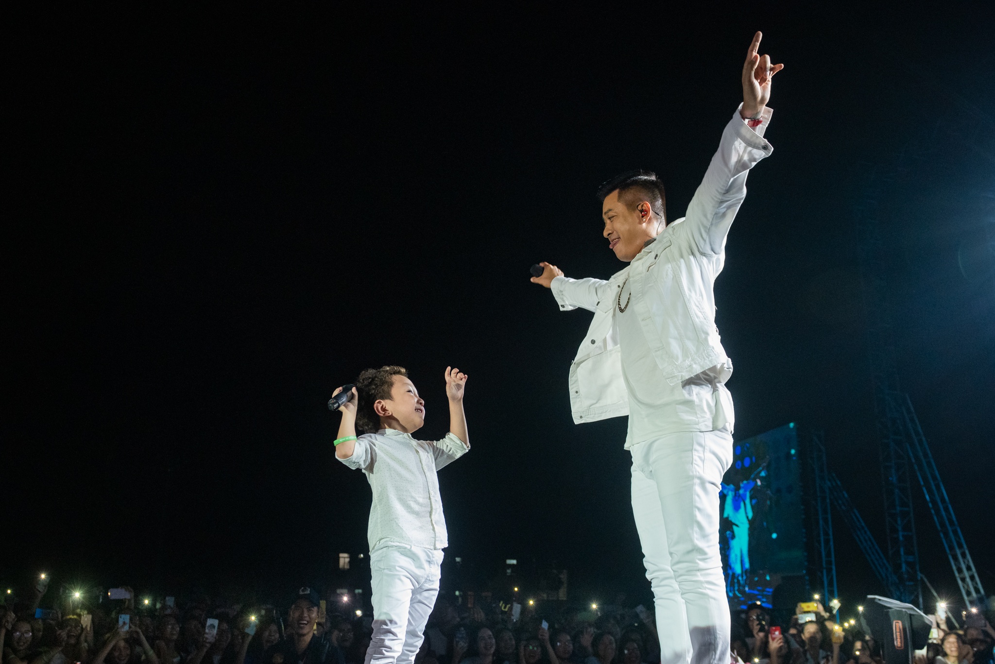 Tuấn Hưng song ca cùng con trai ảnh 5 Tuan Hung song ca cung con trai anh 5