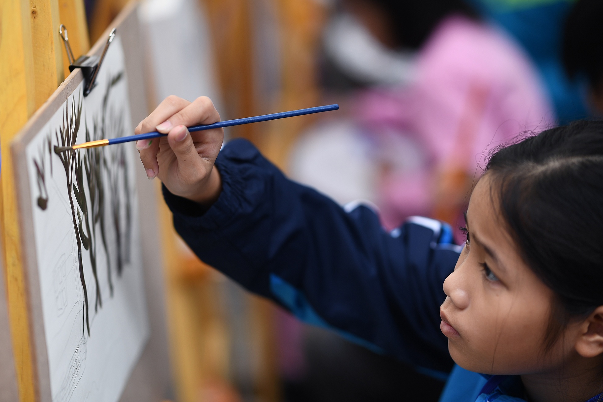 Hoa si nhi ve vung dat trong mo anh 3