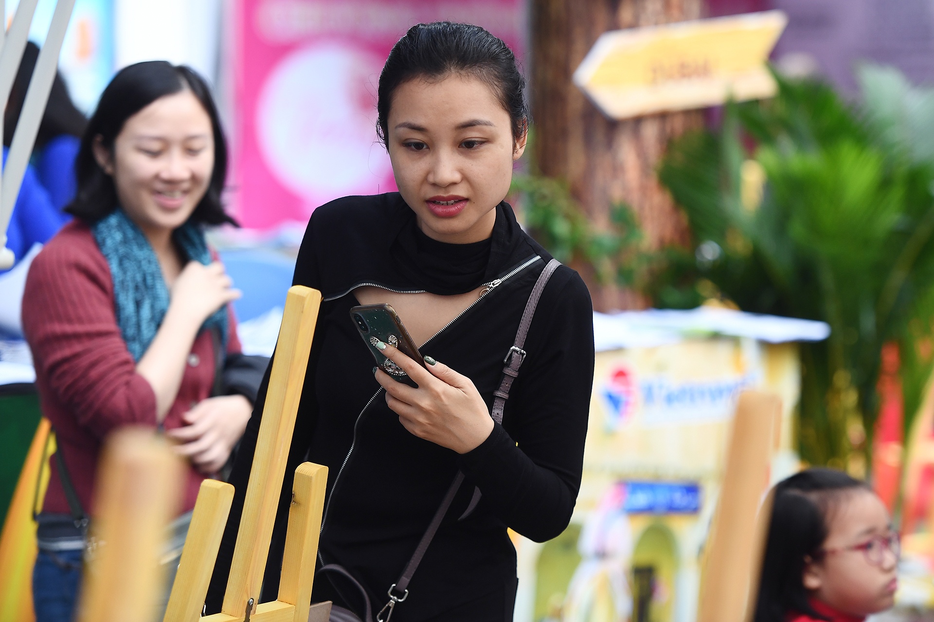 Hoa si nhi ve vung dat trong mo anh 5