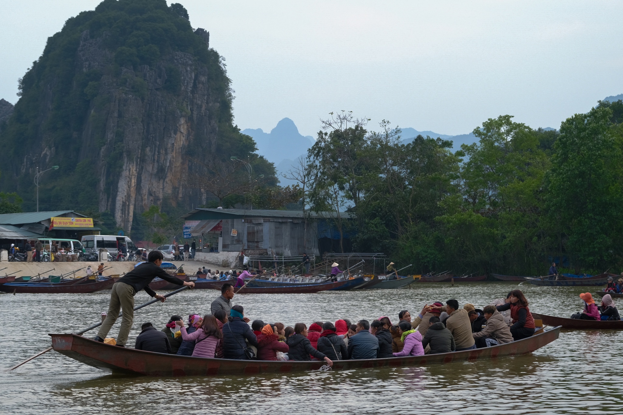 danh bai an tien tren thuyen suoi Yen anh 2