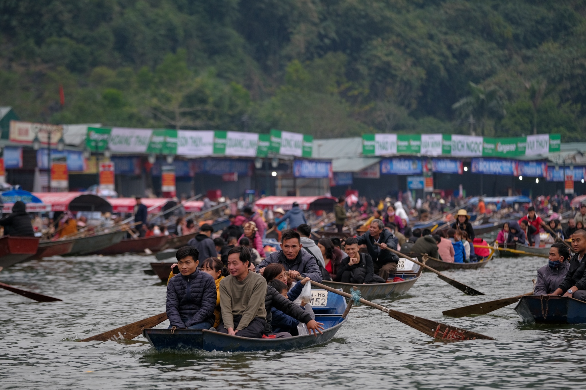 danh bai an tien tren thuyen suoi Yen anh 8