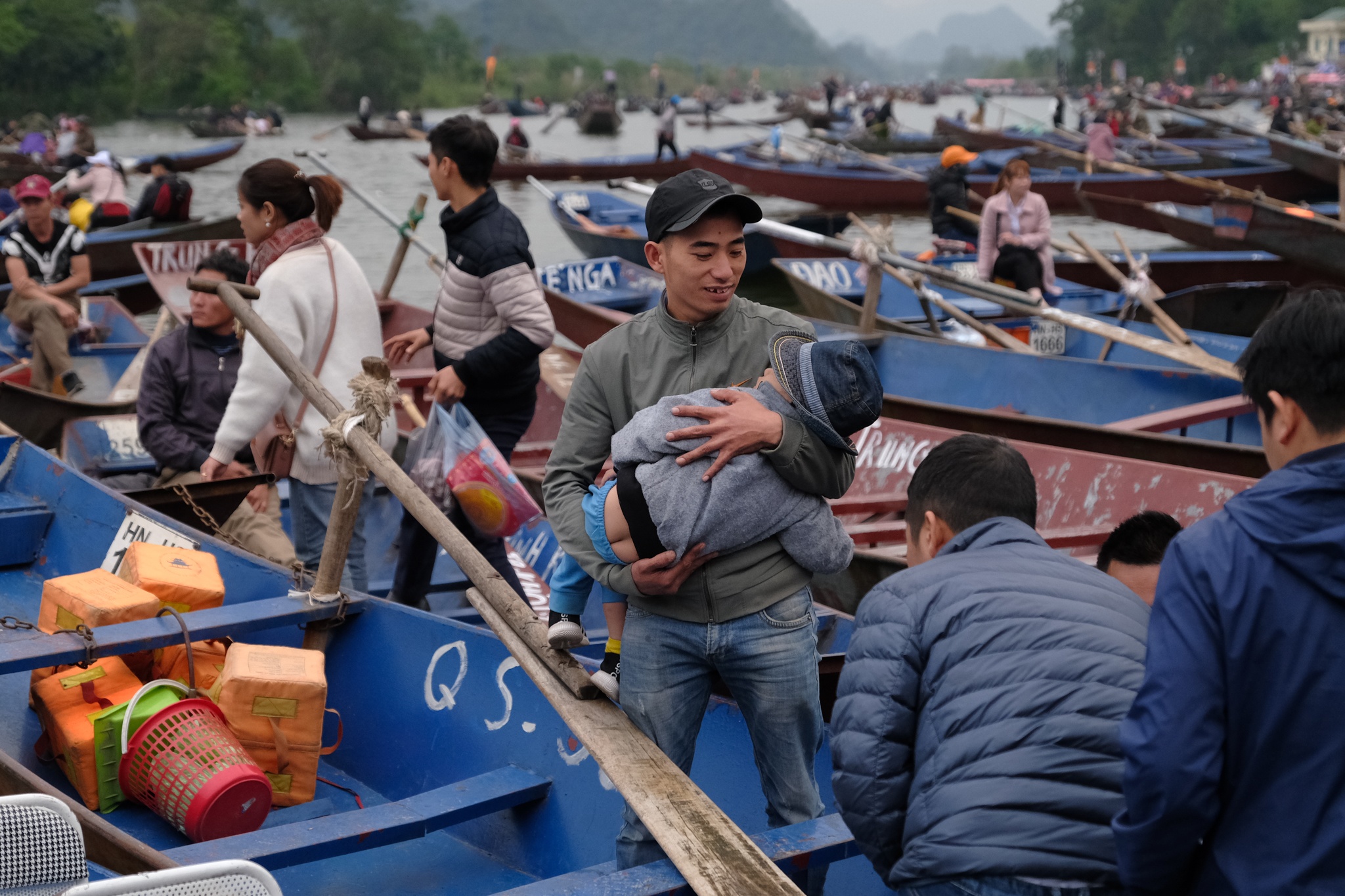 danh bai an tien tren thuyen suoi Yen anh 9