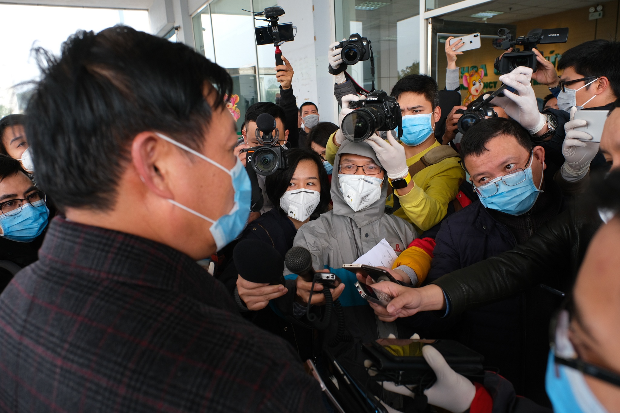 3 benh nhan xuat vien anh 6