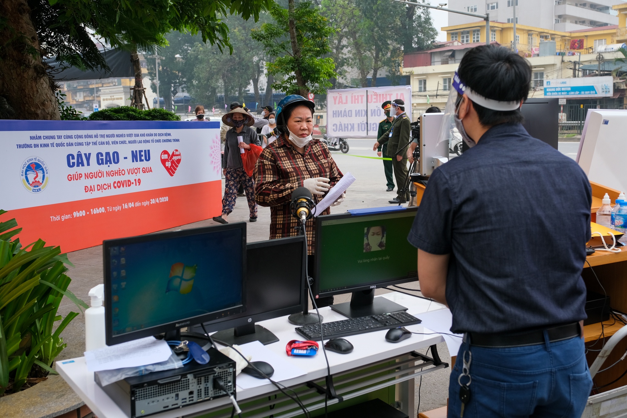 Công nghệ AI nhận diện khuôn mặt người đến nhận gạo ảnh 2 Cong nghe AI nhan dien khuon mat nguoi den nhan gao anh 2