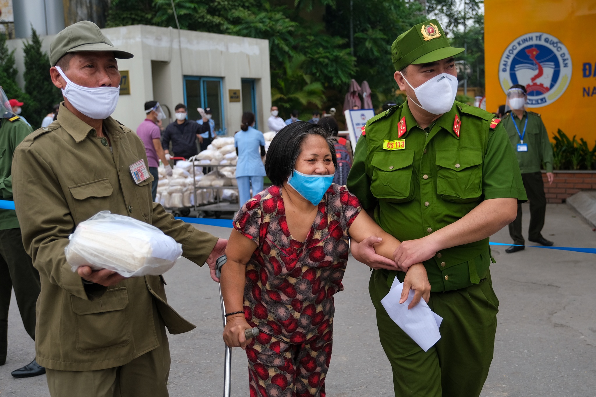 Công nghệ AI nhận diện khuôn mặt người đến nhận gạo ảnh 4 Cong nghe AI nhan dien khuon mat nguoi den nhan gao anh 4