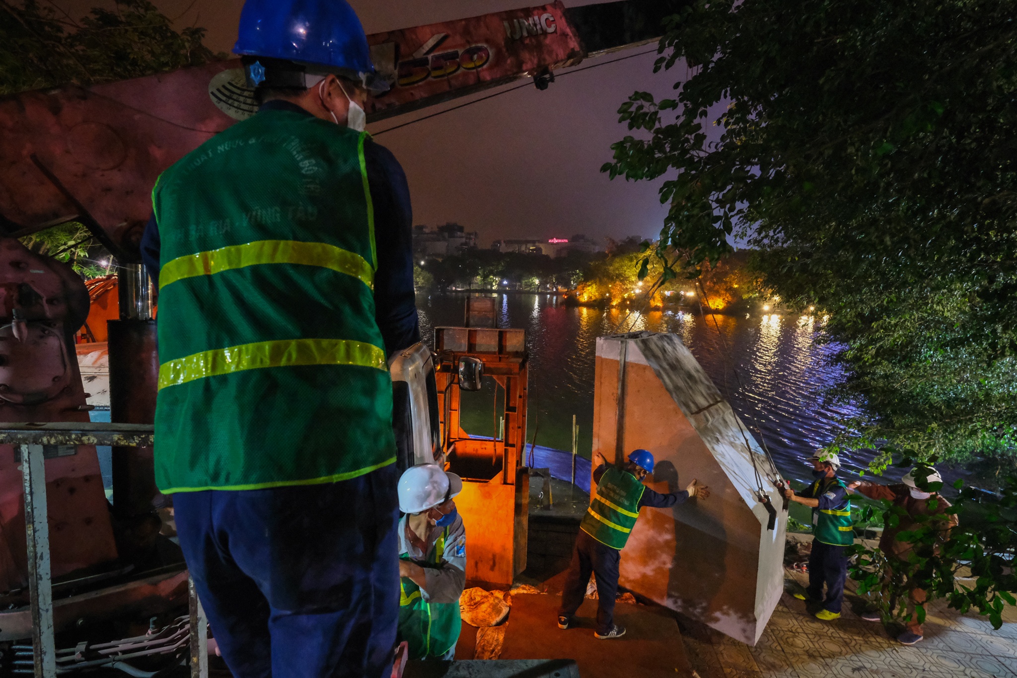 Ho Guom bi sut lun anh 2