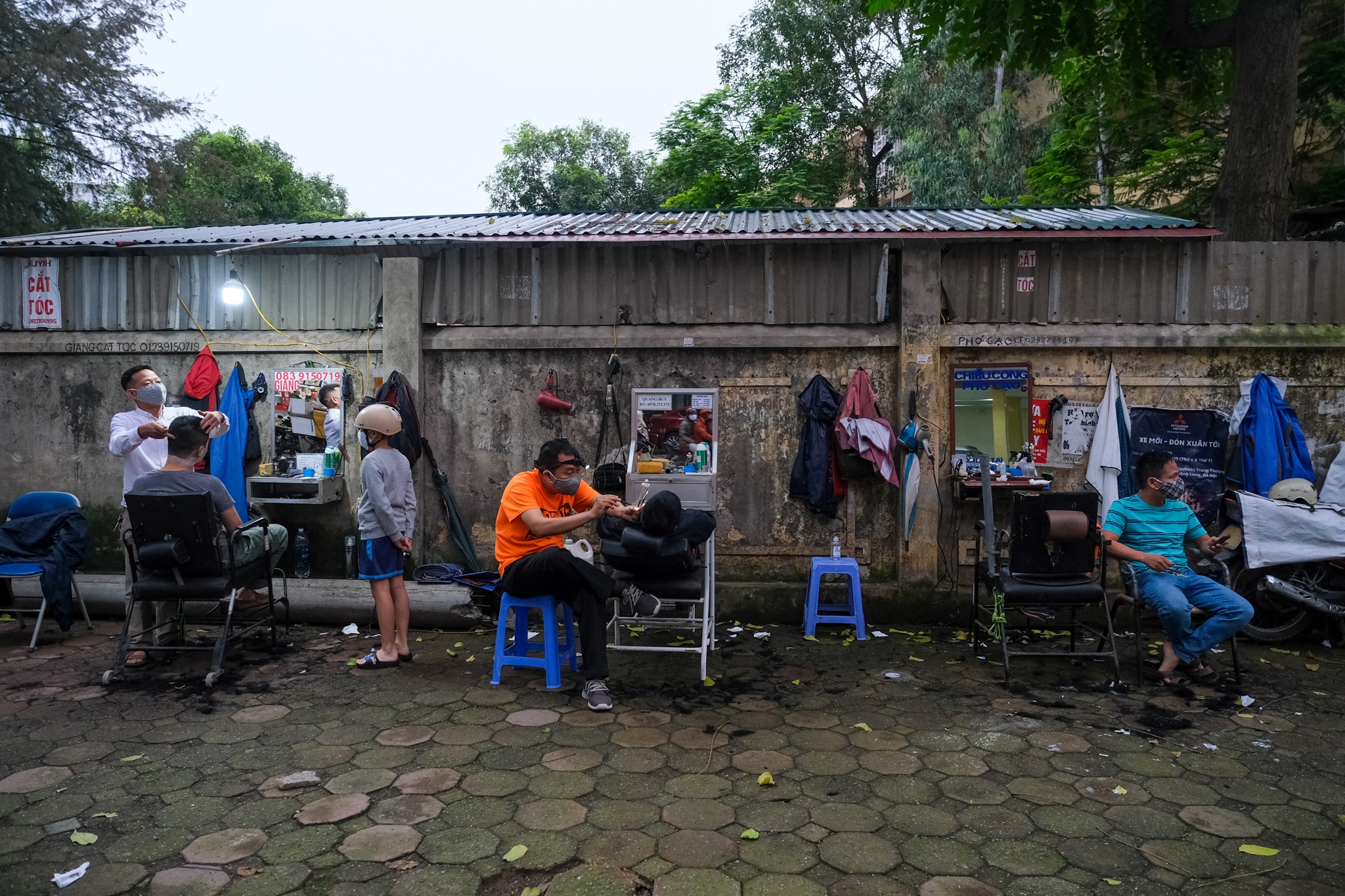 Ong chu lam thay nhan vien anh 6