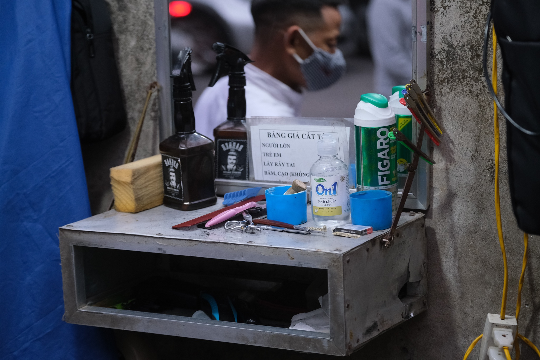 Ong chu lam thay nhan vien anh 8