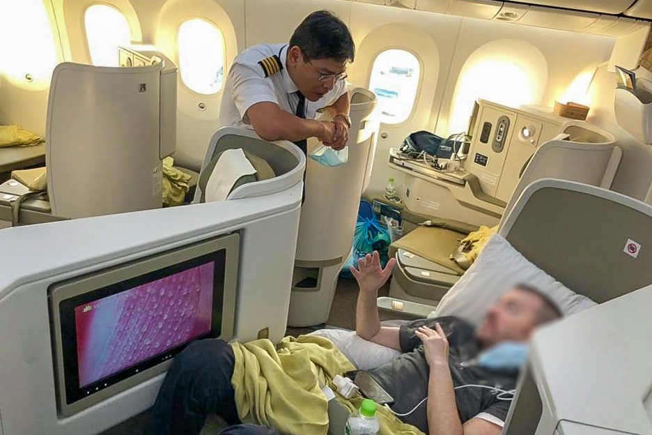 Phi công người Anh về nước ảnh 2 Phi cong nguoi Anh ve nuoc anh 2