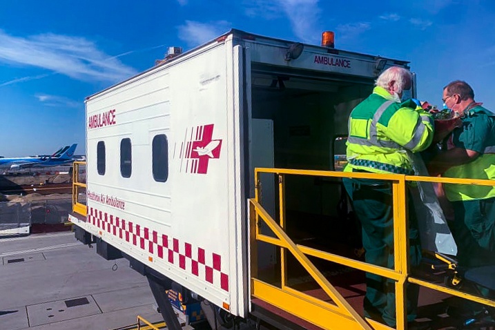 Phi công người Anh về nước ảnh 3 Phi cong nguoi Anh ve nuoc anh 3