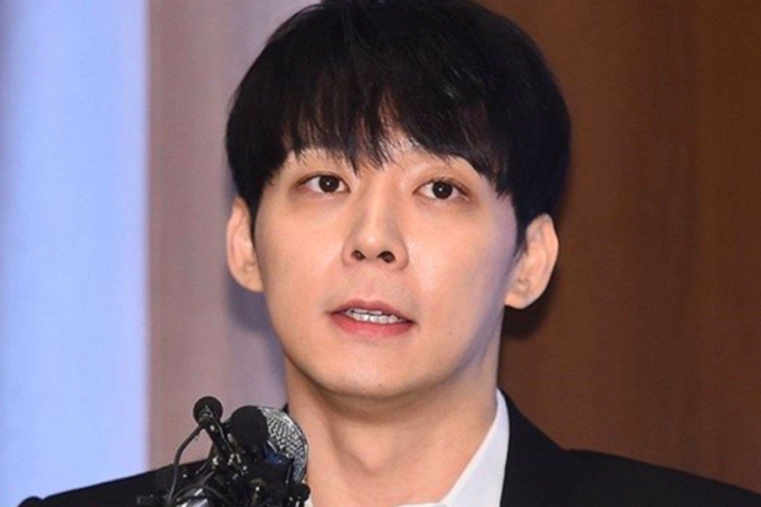 Park Yoo Chun phat hanh album moi sau tuyen bo giai nghe hinh anh