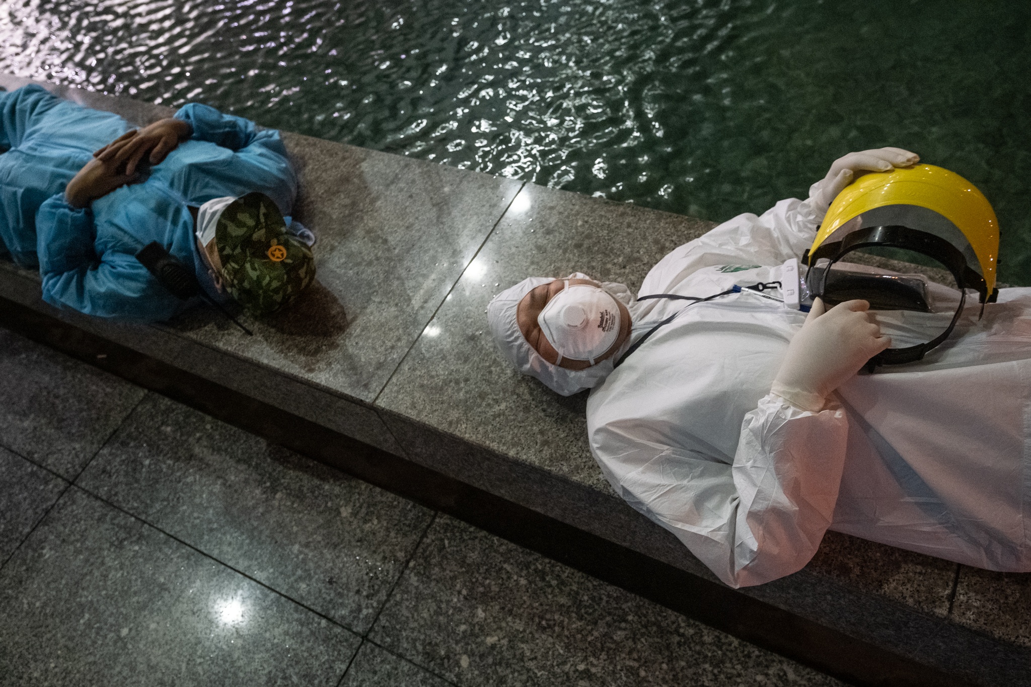 Don cong dan Viet Nam tu My tro ve khu cach ly anh 4