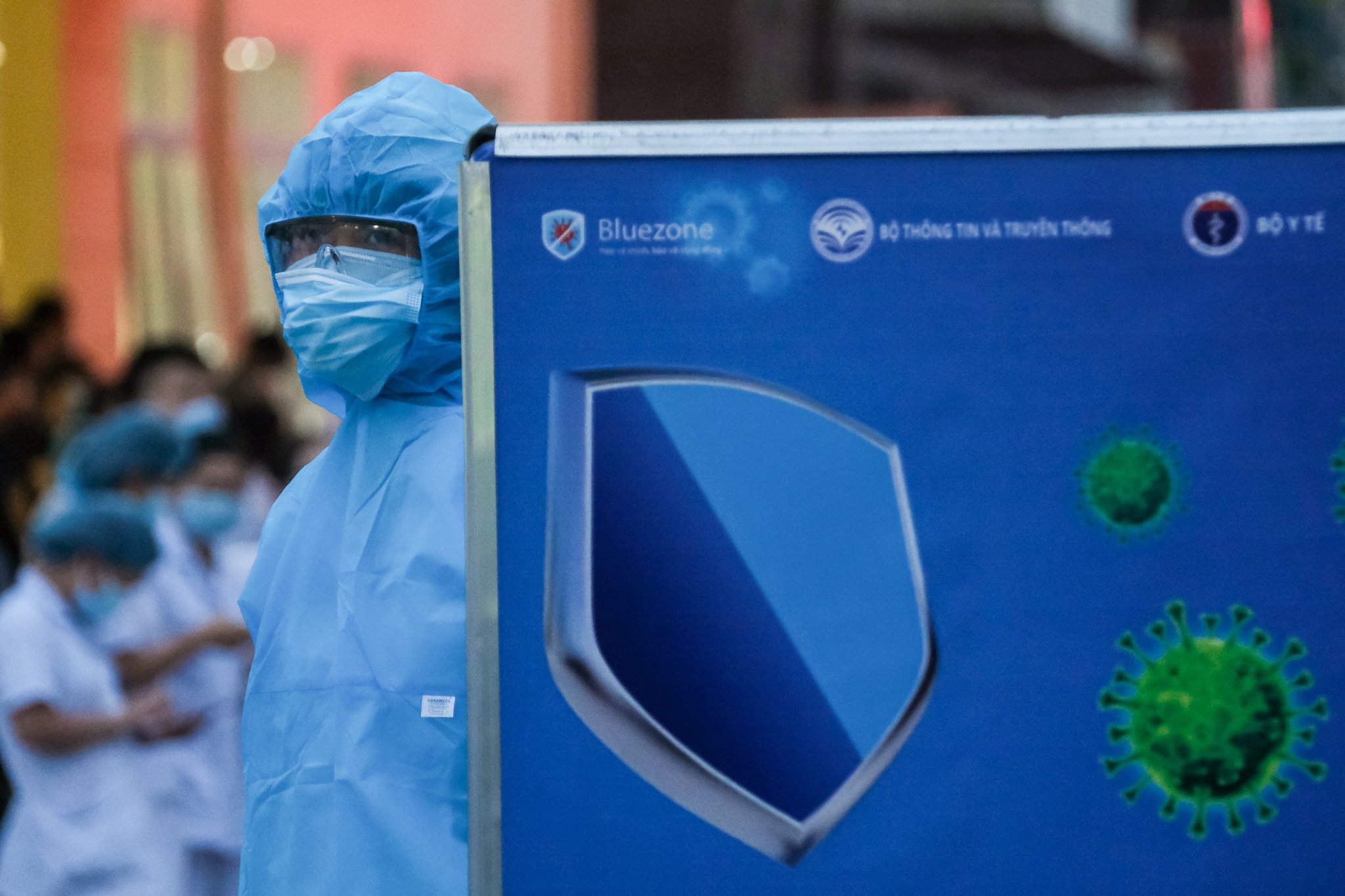 Benh vien E do phong toa anh 8