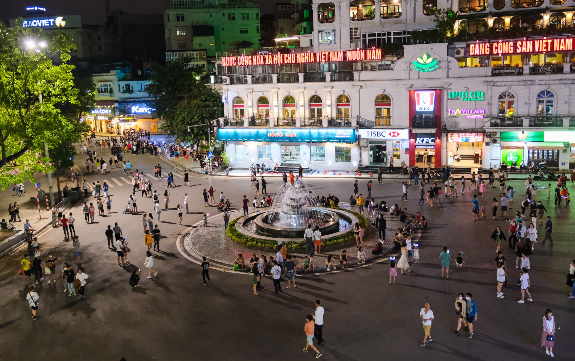 xep hang vao Club mien phi anh 1