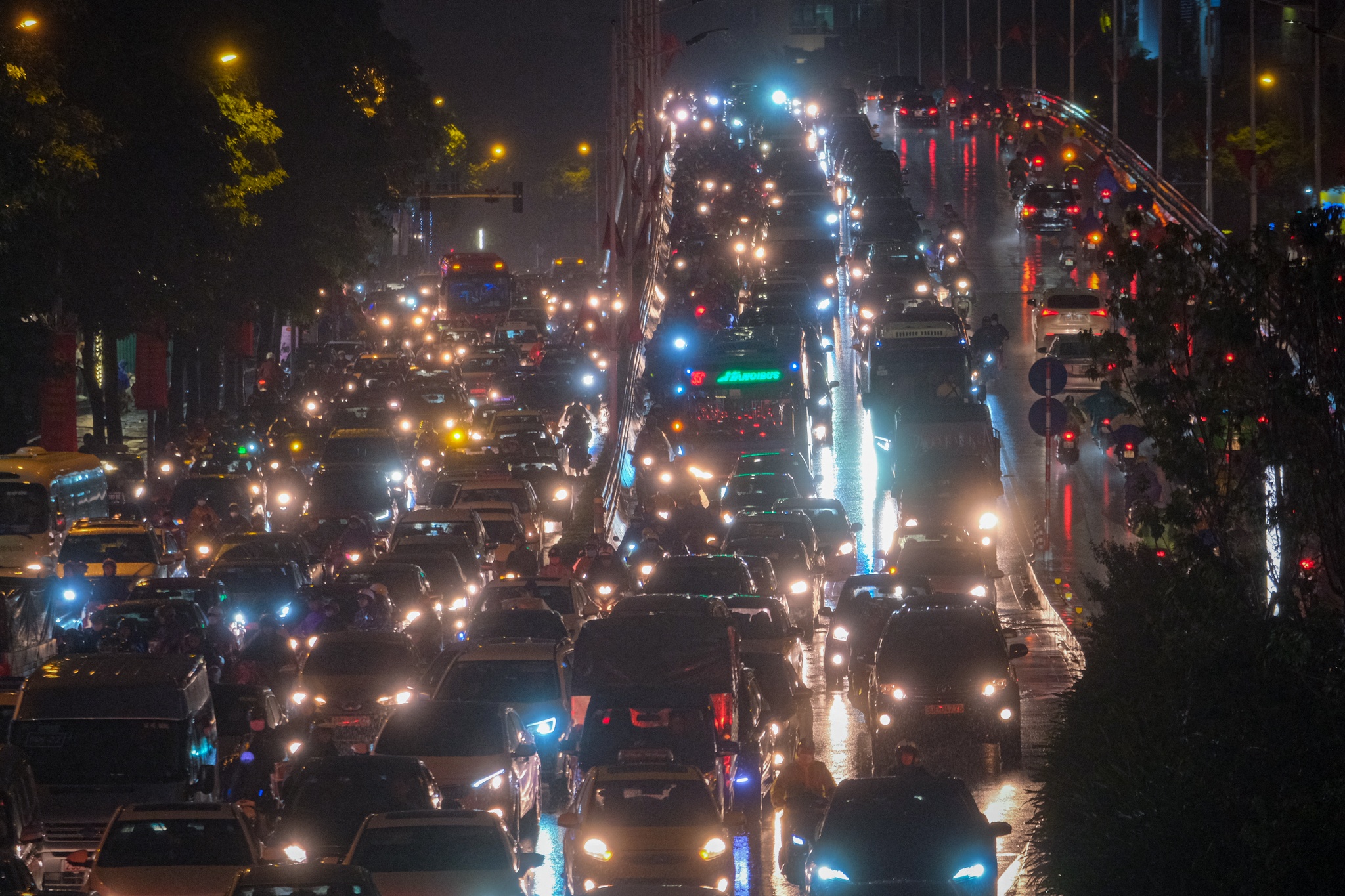 Ha Noi un tac gio tan tam anh 1