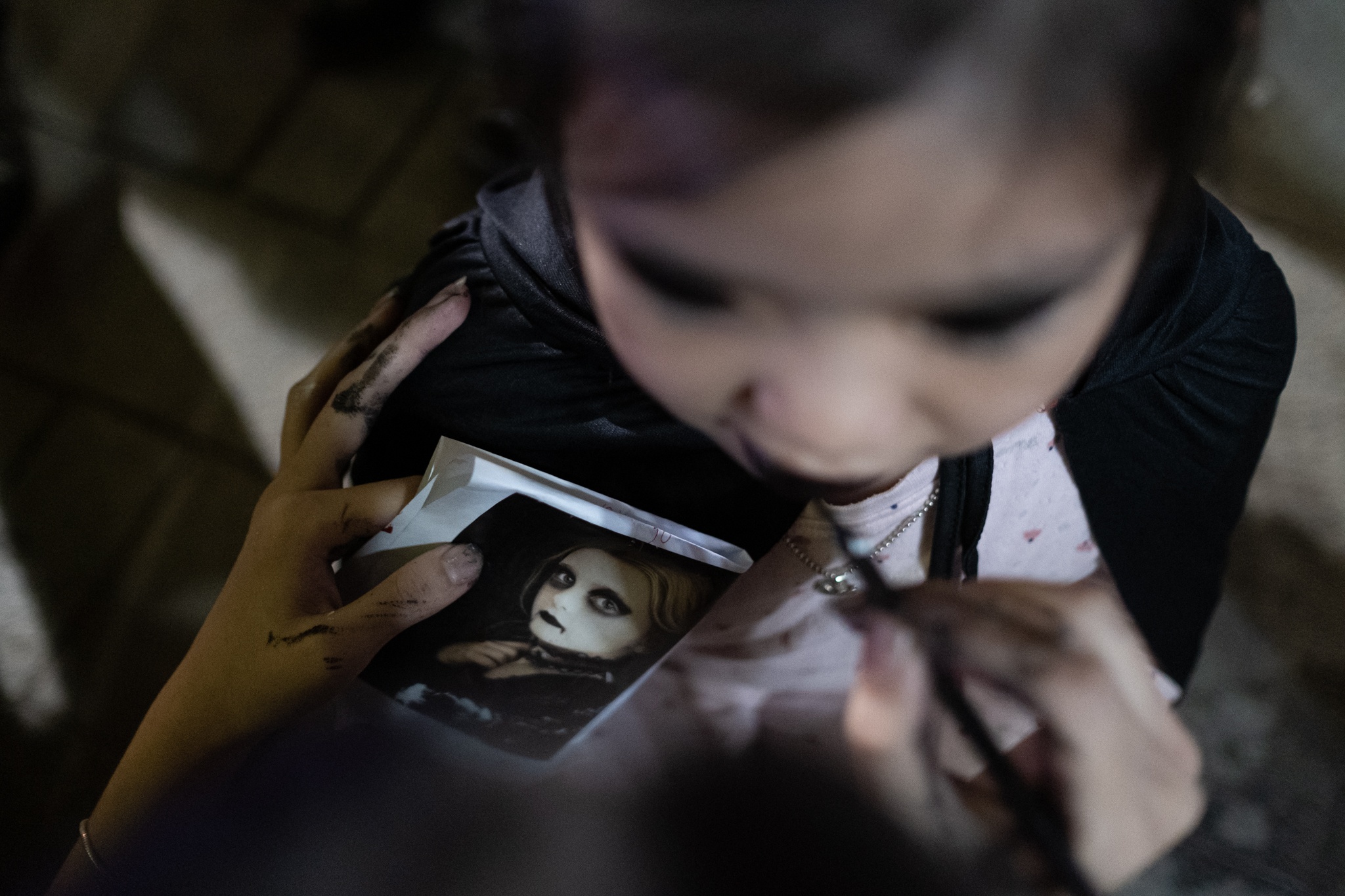 Tho trang diem via he kiem tien trieu ngay Halloween anh 9