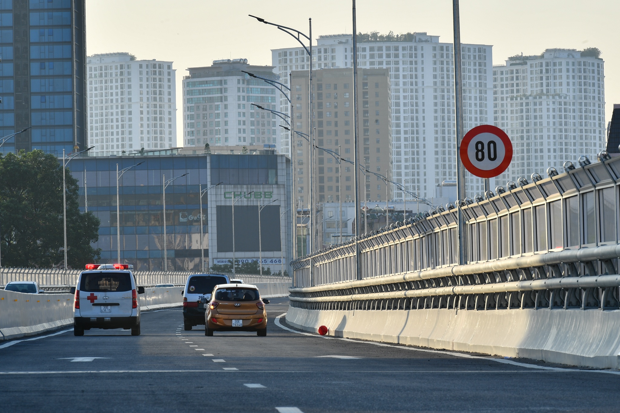 Giao thong van un u sau khi thong duong vanh dai 2 anh 4