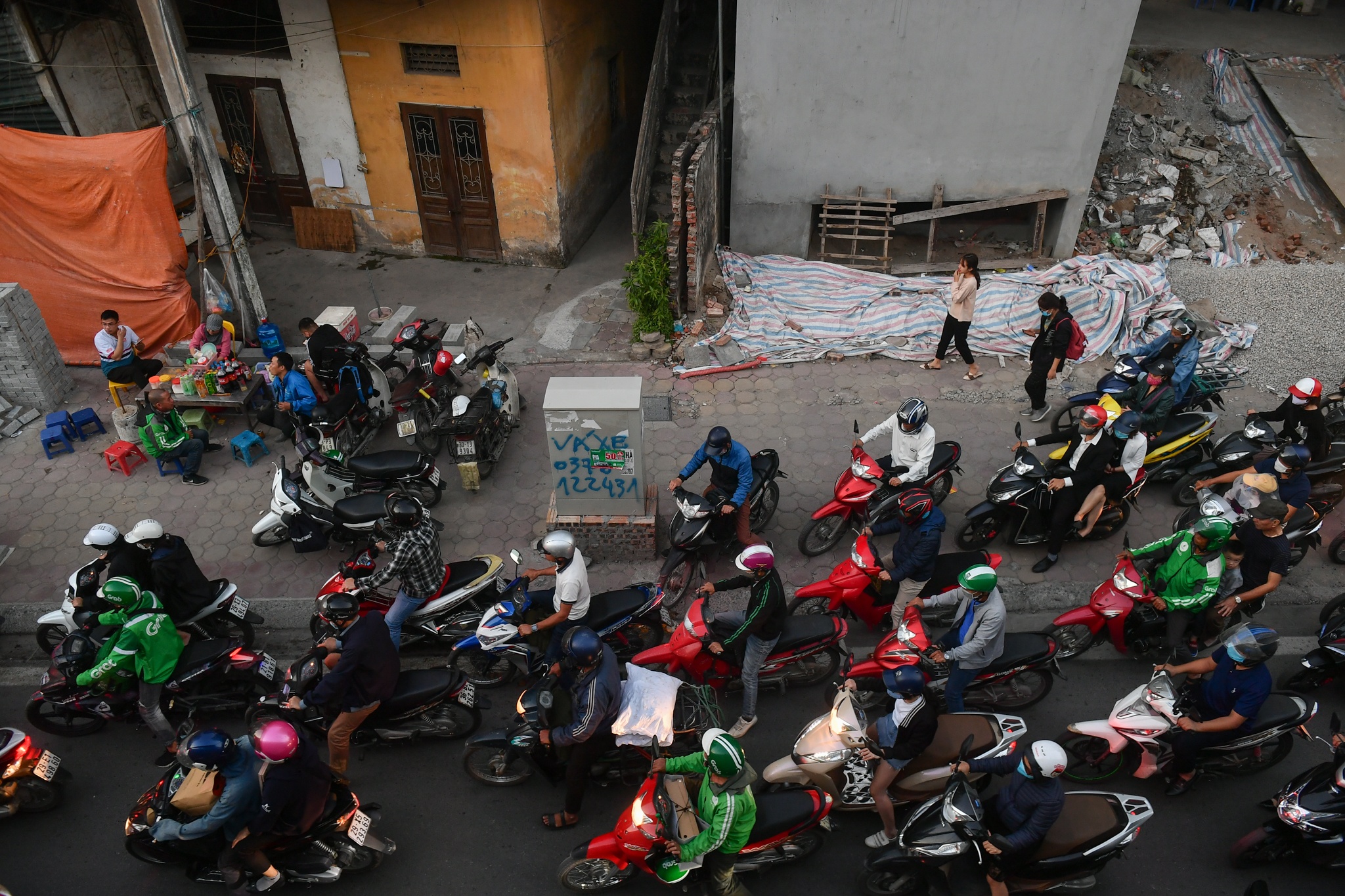 Giao thong van un u sau khi thong duong vanh dai 2 anh 7