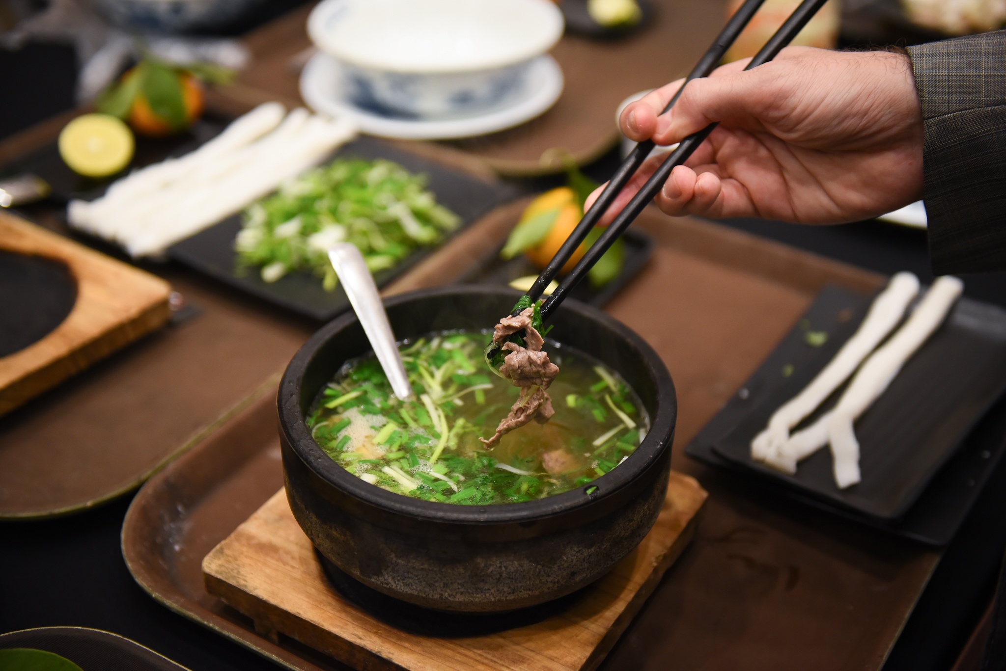 Ngay cua pho 12-12 anh 4