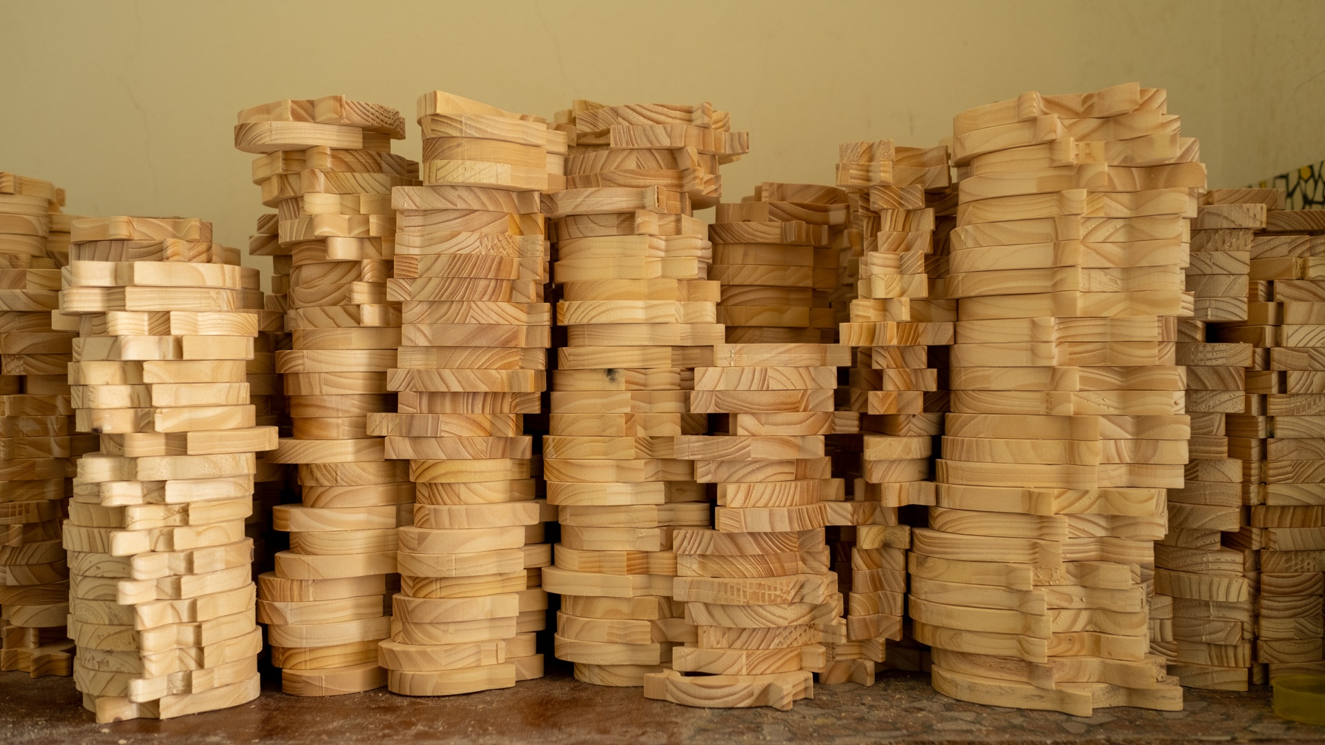 Co gai bo viec van phong ve lam tho moc anh 15