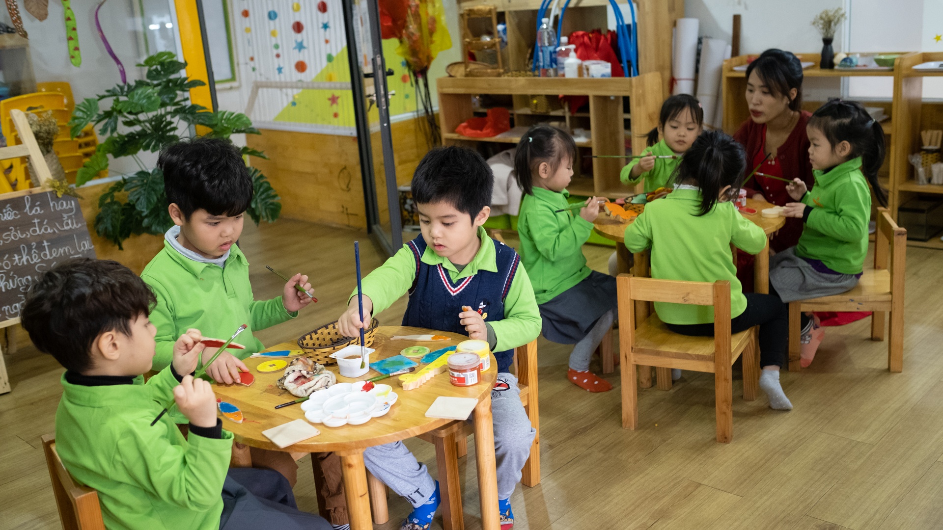 Co gai bo viec van phong ve lam tho moc anh 23