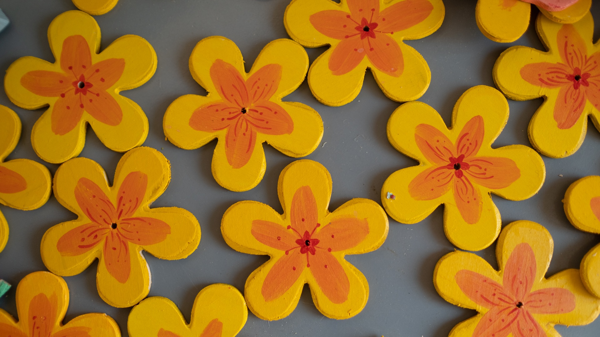 Co gai bo viec van phong ve lam tho moc anh 11