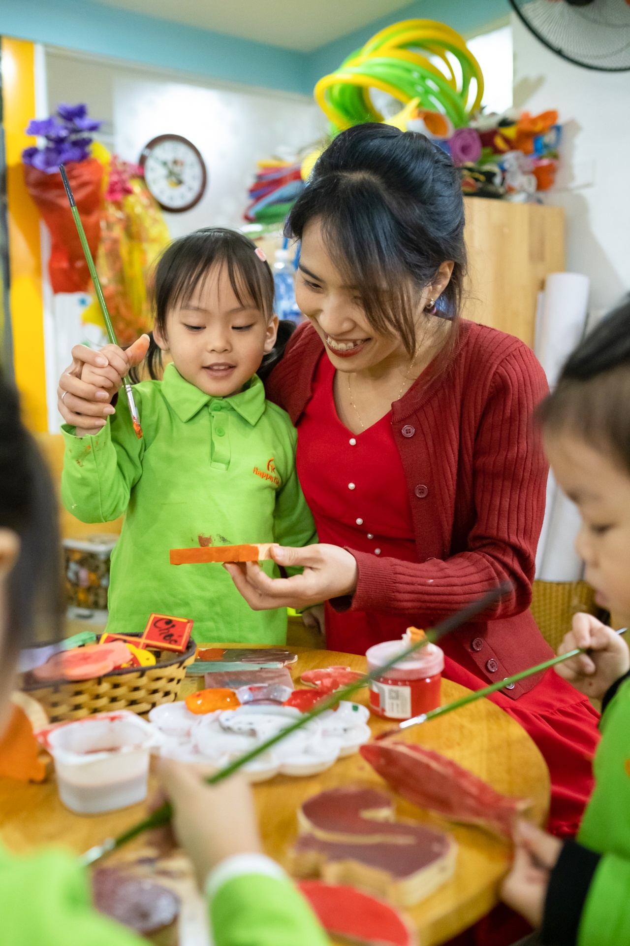 Co gai bo viec van phong ve lam tho moc anh 24